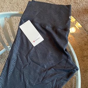 BNWT Lululemon 25” Align leggings Size 20 Black Swirl